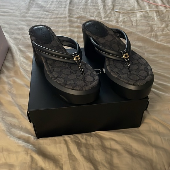 Black leather wedge - Picture 10 of 17